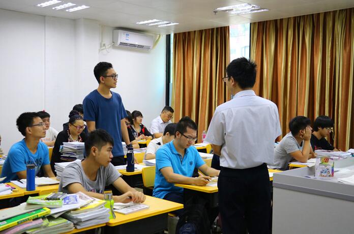 佛山黃岡高復班小班制授課現場 佛山黃岡高復班小班制授課現場