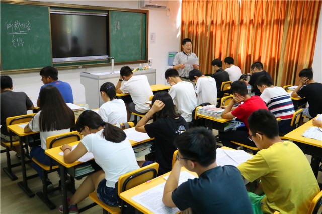 黃岡教育培訓中心師資風采 黃岡教育培訓中心師資風采