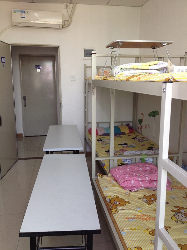 宿舍內(nèi)部環(huán)境.jpg 宿舍內(nèi)部環(huán)境.jpg