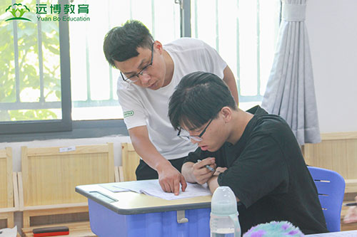 一對一輔導(dǎo)現(xiàn)場 一對一輔導(dǎo)現(xiàn)場