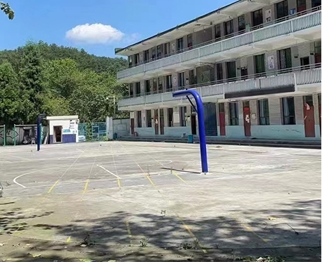 學(xué)校環(huán)境 學(xué)校環(huán)境